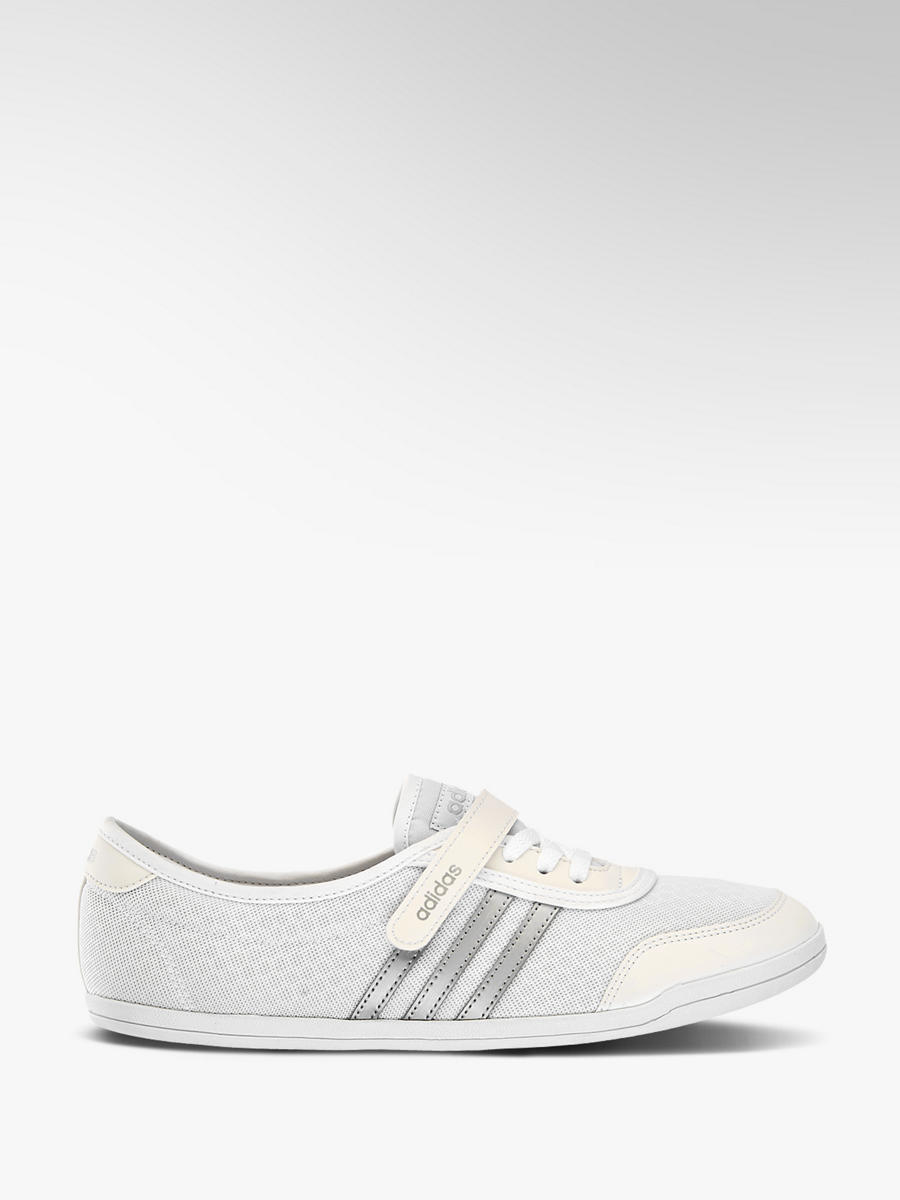 Športové baleríny Diona W značky adidas vo farbe biela ... Športové baleríny Diona W značky adidas vo farbe biela ...
